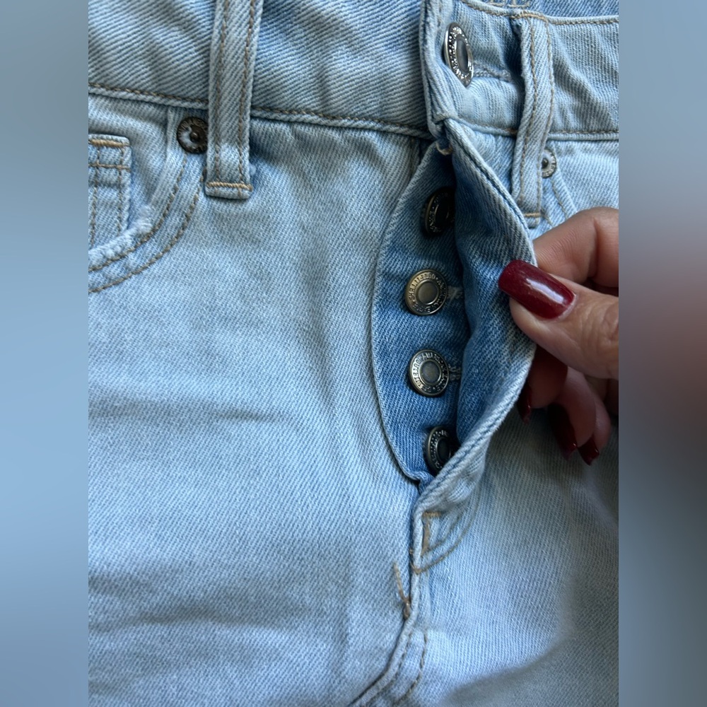 American Eagle Outfitters light wash distressed mini skirt size 0 - Picture 4 of 7